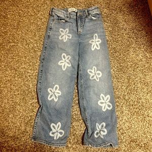 Wide Legged Flower Jeans